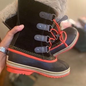 Girls' Sorel Black and Hot Pink Fur Boots
